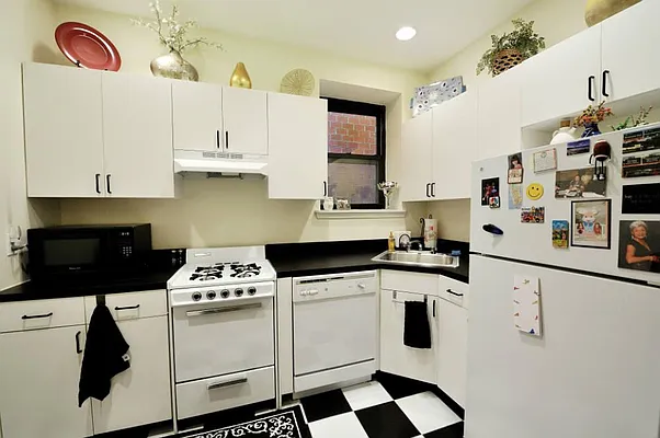 Rented by Town Residential | media 23