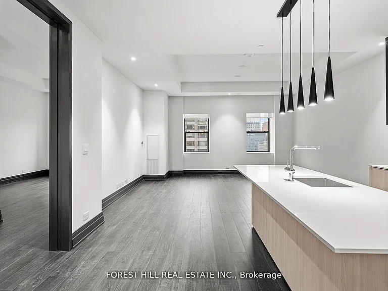 2 Avenue Rd #1402 — Photo 2