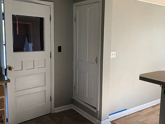 Door to mud room 