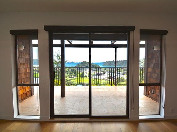 4th image of 20 Harbor Oak Dr