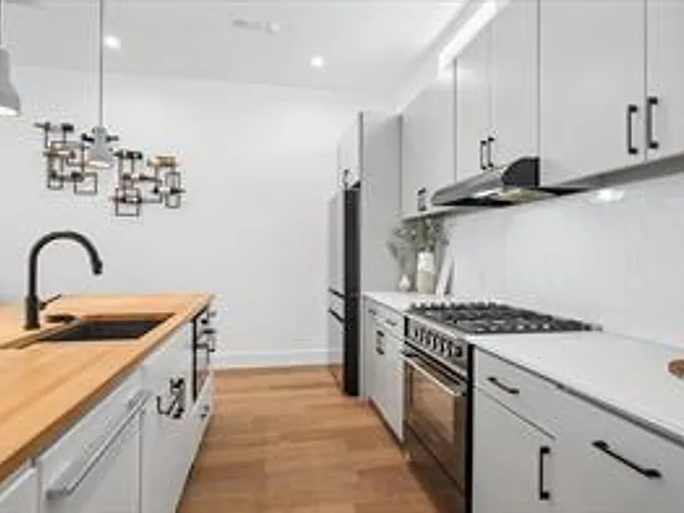 236 Melba St — Photo 19
