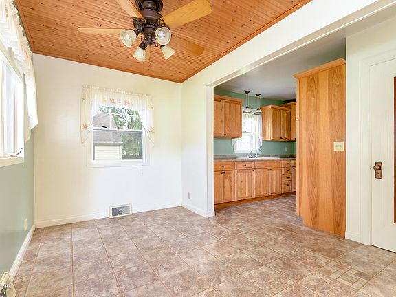 5th image of 3809 Phillips St