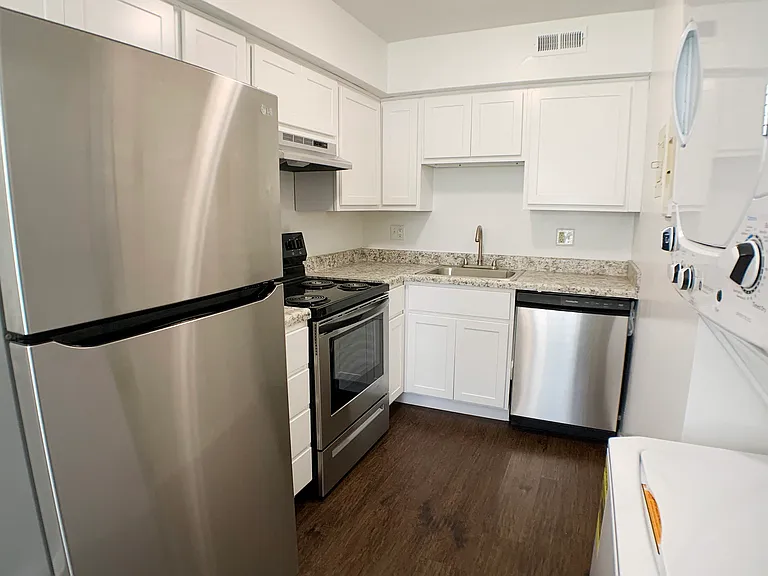 Walnut Creek Townhomes — Photo 20