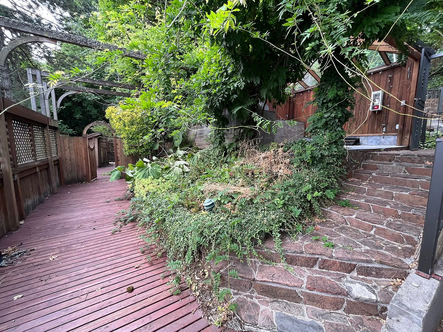 Charming 1Bd + 1Ba in Portland!! Triplex Near Oregon Health & Science University!! Washer / Dryer... — Photo 2