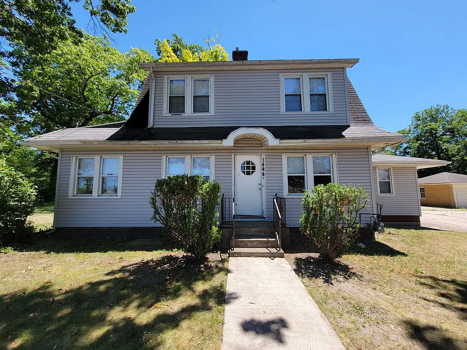 1444 S Bend Ave