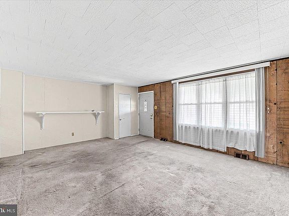 5th image of 1515 Yates Ave