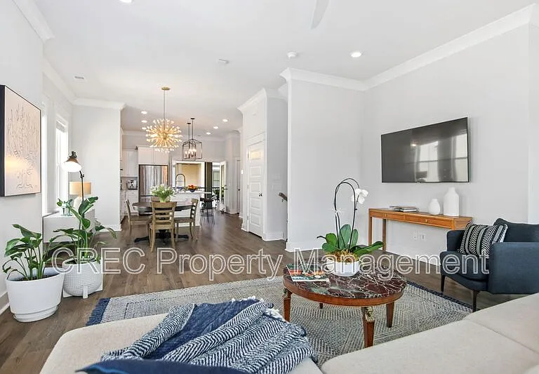1636 Florentia St — Photo 11