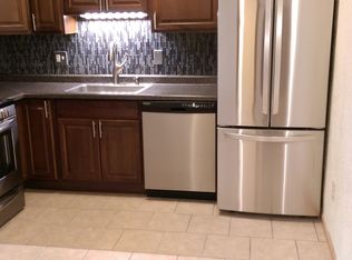 318 8th St SE #107, Minneapolis, MN 55414