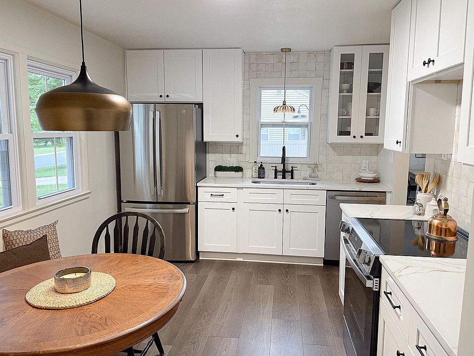1st image of 2205 Acorn Ln