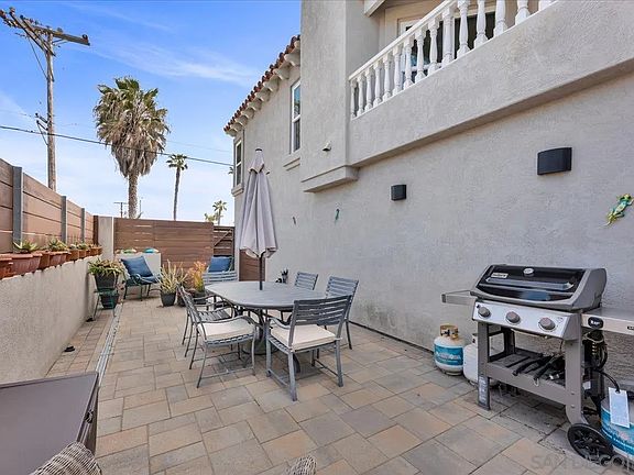 2nd image of 895 Felspar St