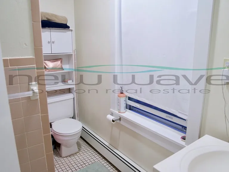 94 W Cedar St #2 — Photo 4