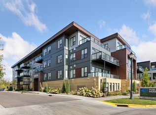 253 Lake St E #204, Wayzata, MN 55391
