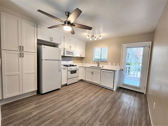 2nd image of 734 Gardenia Cir APT 1