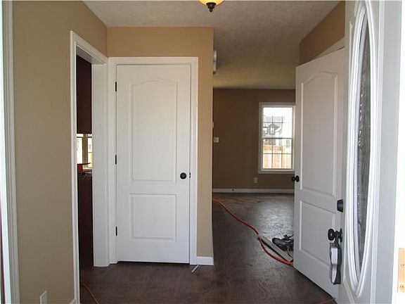 2nd image of 325 Cross Ln #Nds