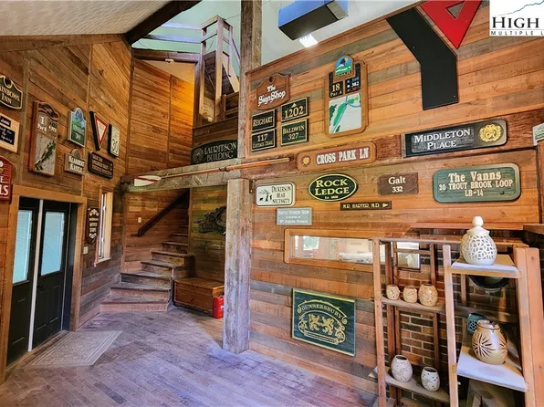 297 Old Turnpike NW Road, Banner Elk, NC 28604