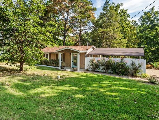 4313 Dock Dr, De Soto, MO 63020