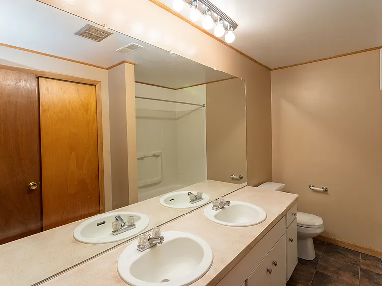 Williamstowne Village Senior Apartments — Photo 33