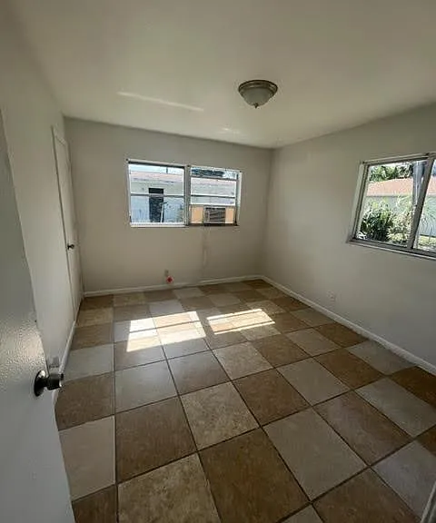 3813 Seminole Ave #3813 — Photo 4