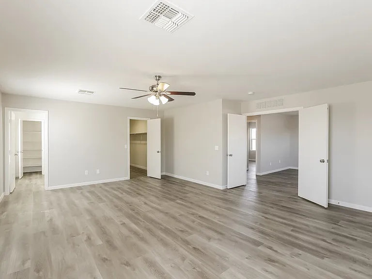 2217 E 35th Ave — Photo 11