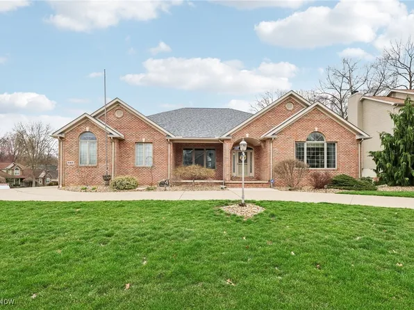 545 Redfield Ln, Akron, OH 44321