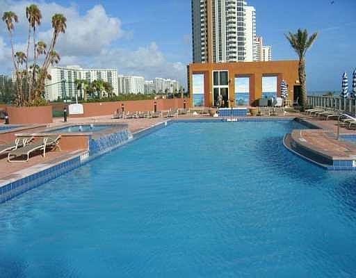 5th image of 18911 Collins Ave APT 607