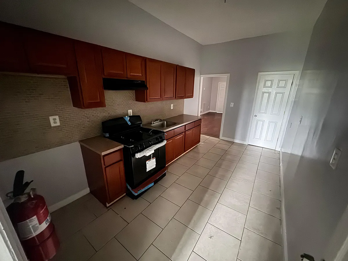 Building Photo - 270 Littleton Ave #1F