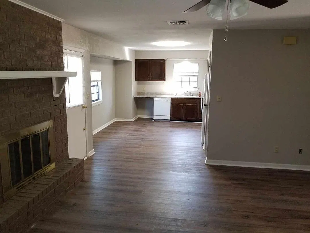 3 bed, 1363 sqft, $1,100 — Photo 3