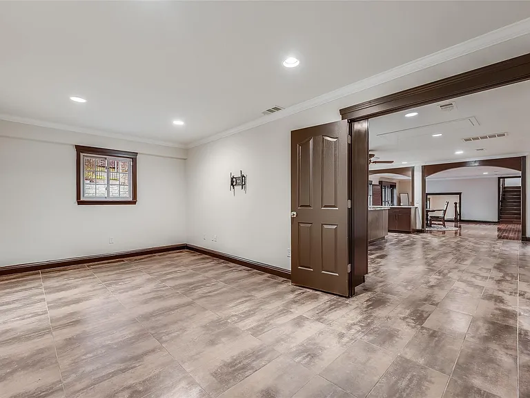 4900 Balcones Dr — Photo 24