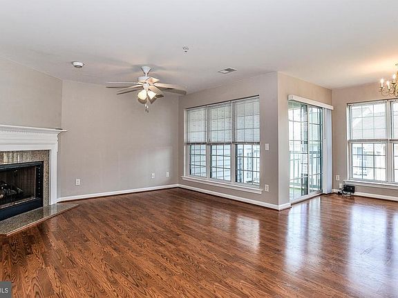 4th image of 8228 Catbird Cir Unit 302