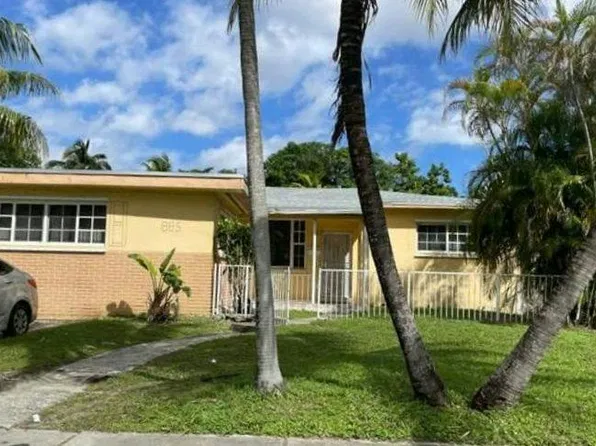 885 NE 146th St, North Miami, FL 33161