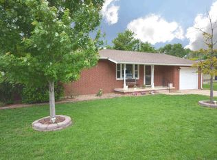 413 S 5th St, Colwich, KS 67030