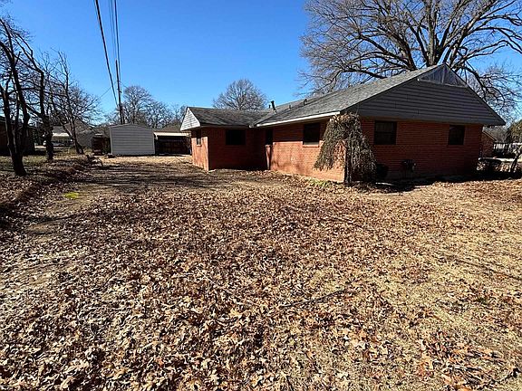 3rd image of 407 College St