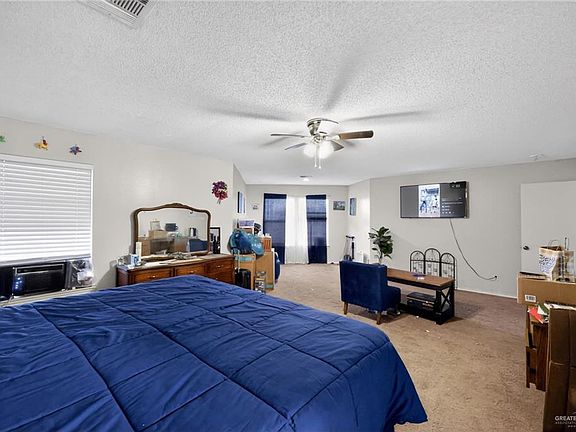 4th image of 2110 W 40th St