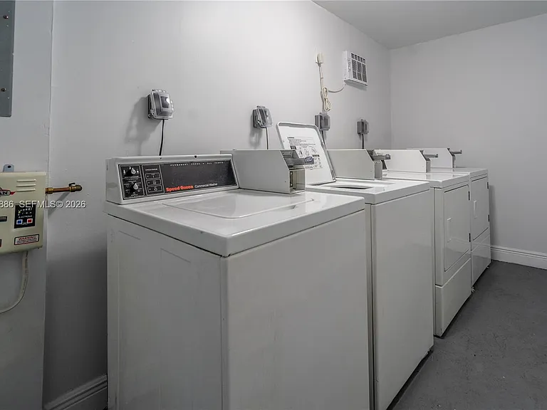 433 NE 82nd St #11 — Photo 20