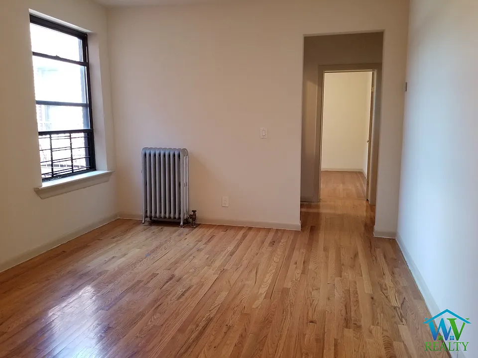 2301 Creston Ave #B3