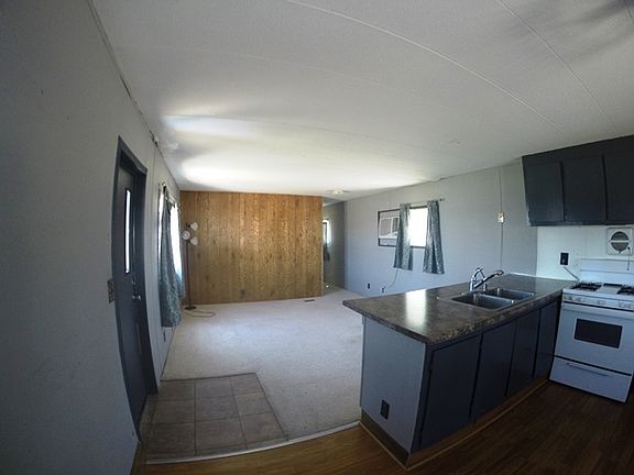 4th image of 2414 W 24th St Trlr 8