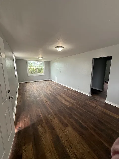 3 bed, 1140 sqft, $1,350 — Photo 2