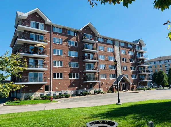 8010 River Walk Dr APT 4A, Lyons, IL 60534