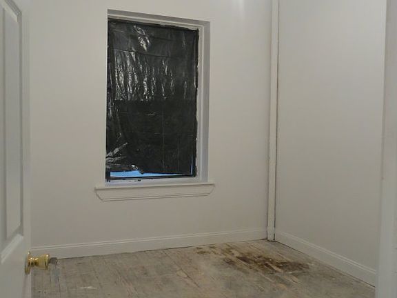 4th image of 240 Audubon Ave APT 4