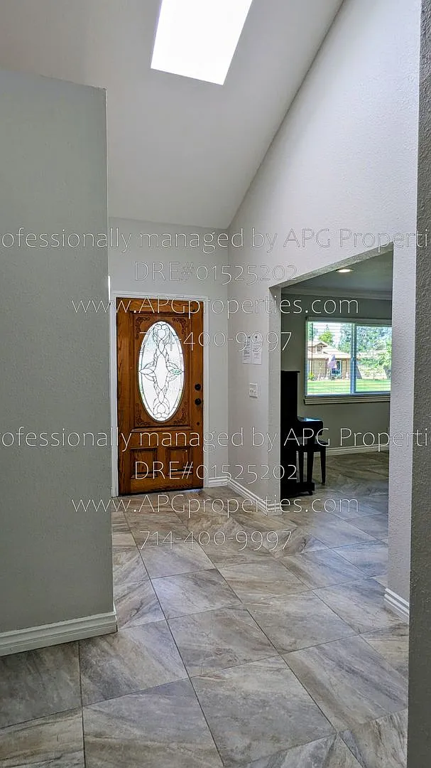 Recently updated 3 bedroom / 1 bathroom house in Hacienda Heights — Photo 3
