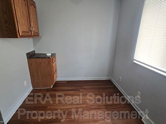 5th image of 373 S Burgess Ave