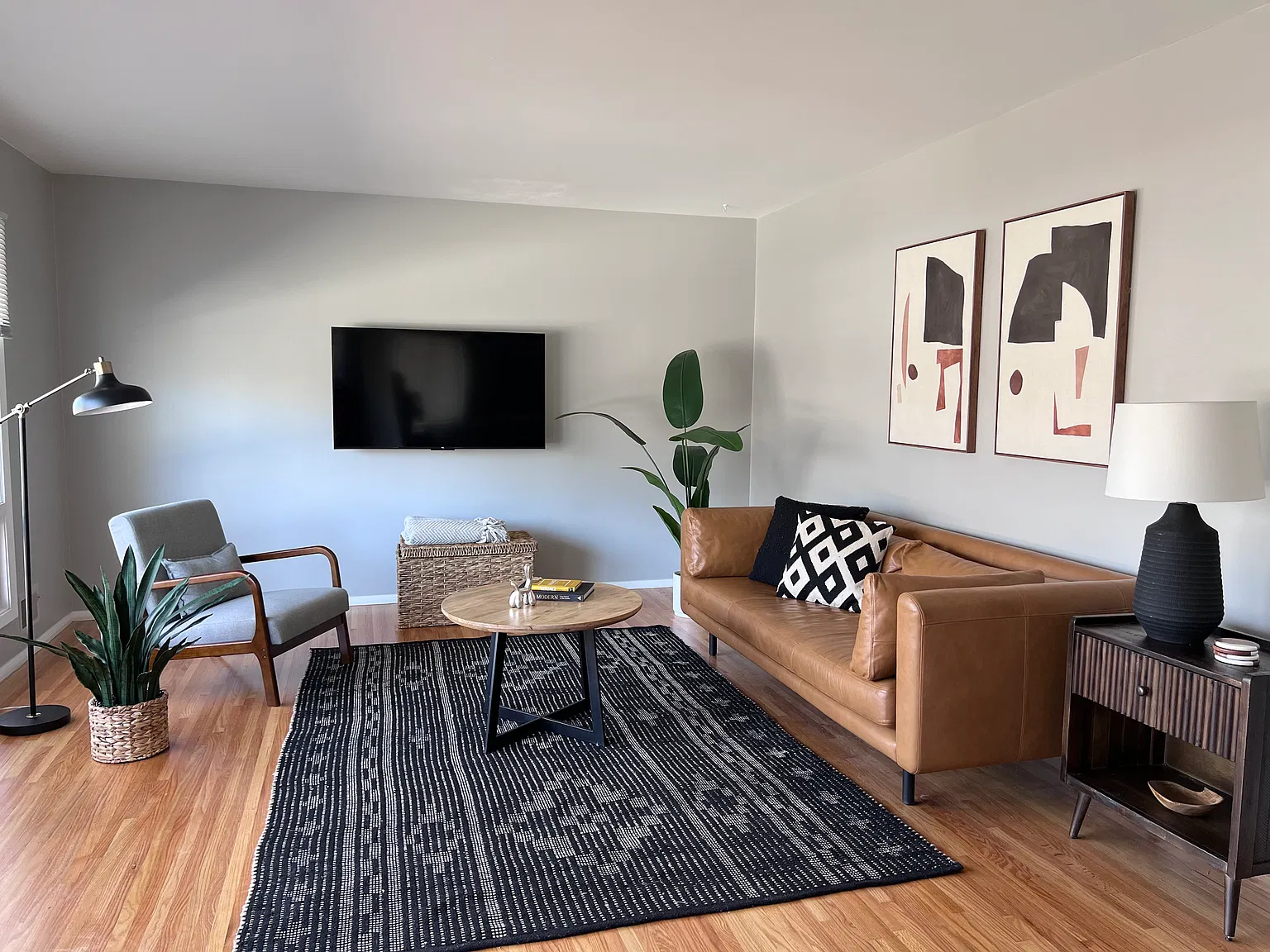 3 bed, 1812 sqft, $3,295 — Photo 4