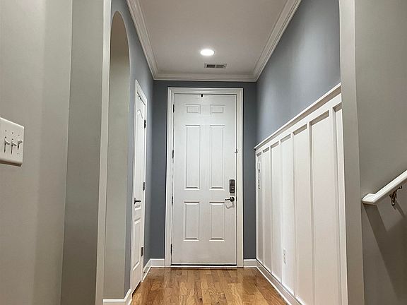 3rd image of 648 Harbor Bay Dr.