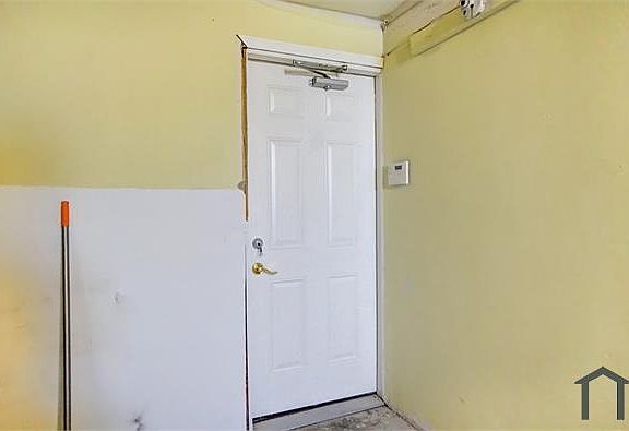 5th image of 2670 Shaffer Ave APT 5