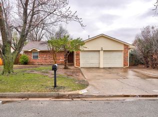 10320 Fairfax Ln, Yukon, OK 73099