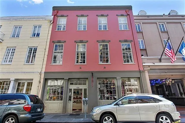324 Chartres St #B