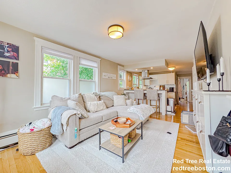21 Town Hill St #1
