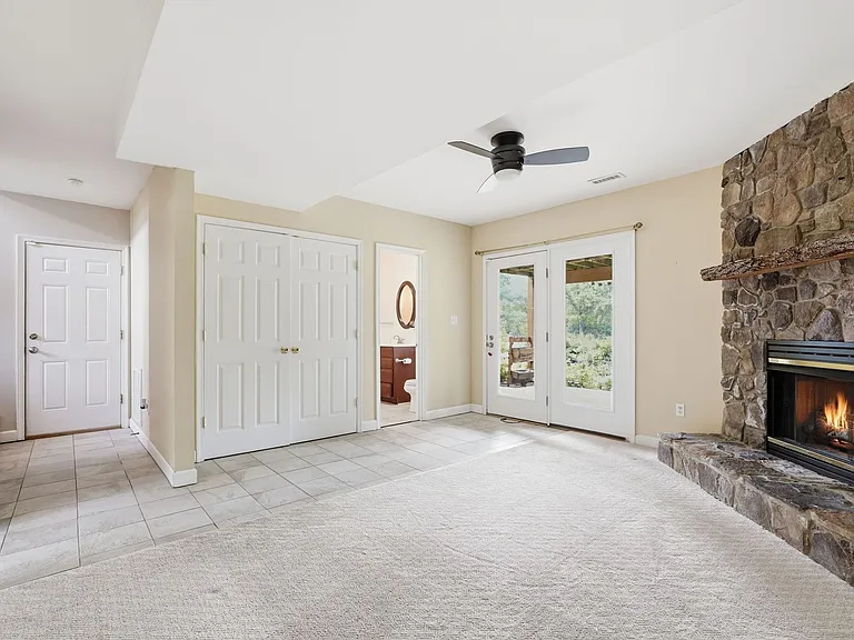 131 Stonedown Ln — Photo 15