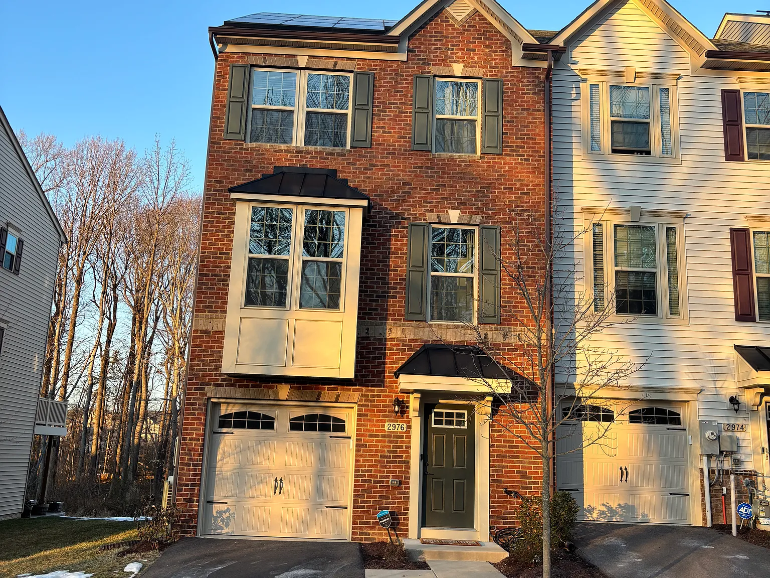 3 bed, 2.5 bath, 2328 sqft, $3,200 — Photo 2
