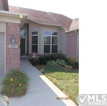 4043 Pine Ridge front.JPG